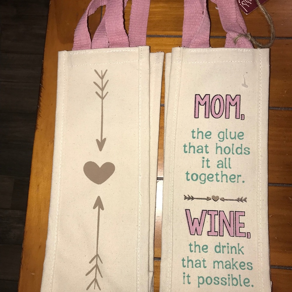“MOM” wine bottle bags